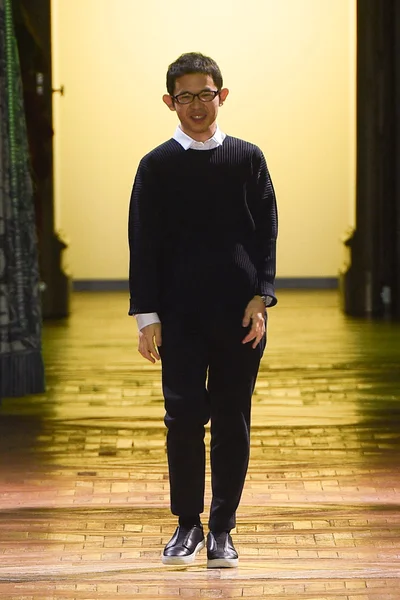 Look 50
